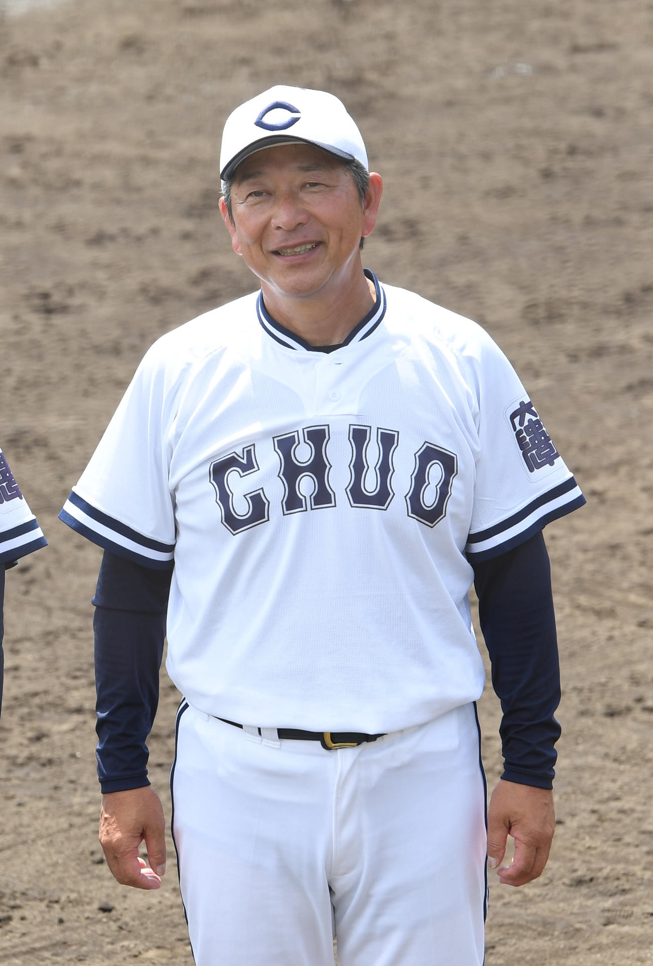 中大対駒大　1部残留を決め笑顔の中大・清水監督（撮影・柴田隆二）