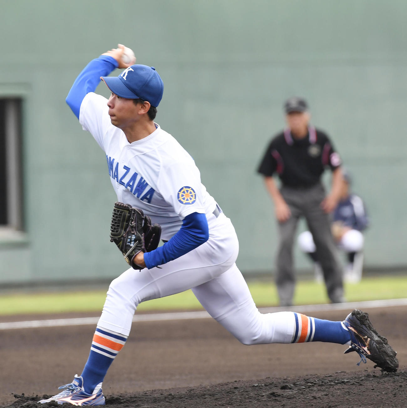 中大対駒大　先発した駒大・松村（撮影・柴田隆二）