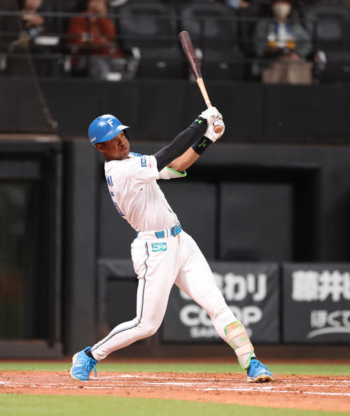 日本ハム】万波中正、両リーグトップ10号ソロ「ここから、さらに頑張り