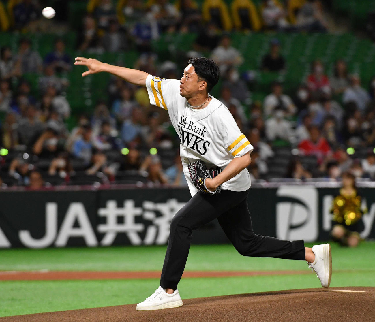 セレモニアルピッチを務めた、清水GK権田（撮影・岩下翔太）