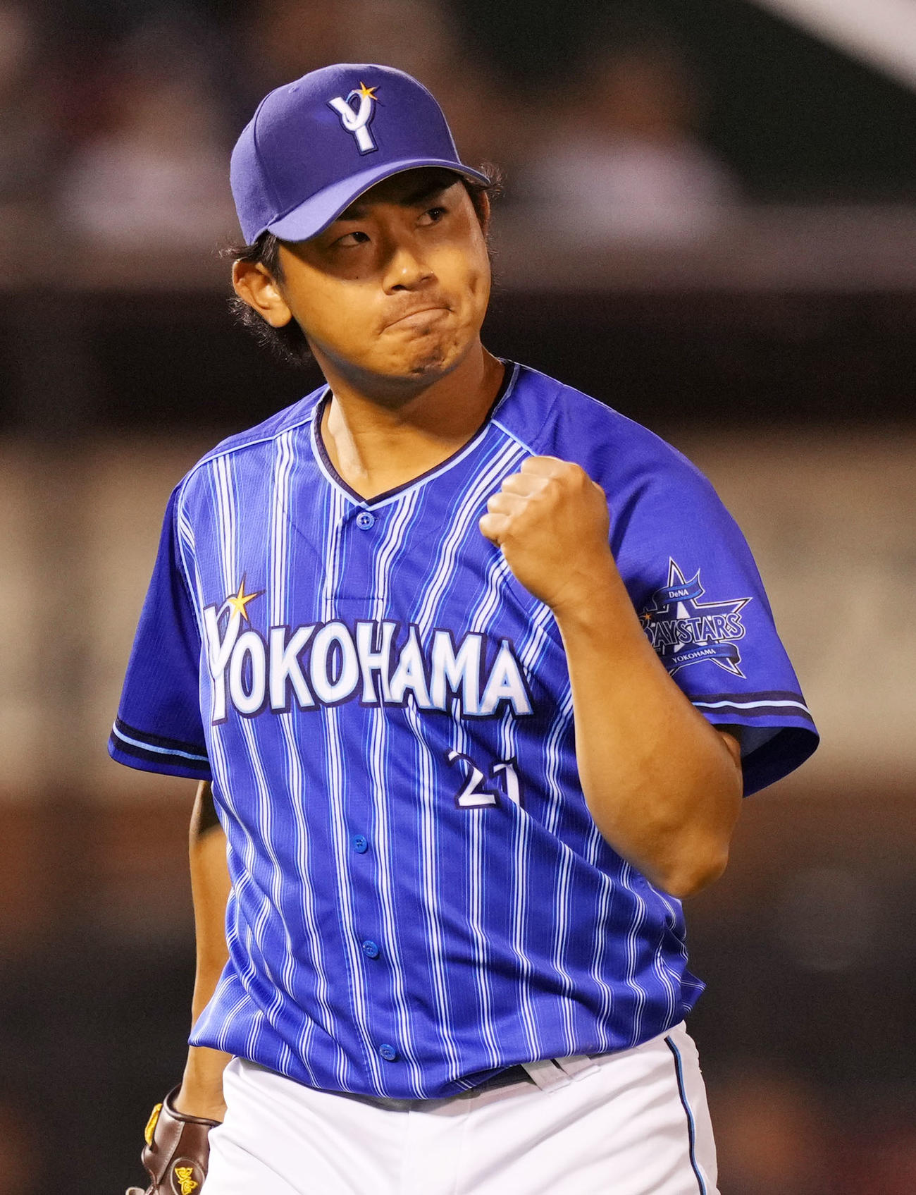 楽天対DeNA 8回裏楽天2死一、二塁、阿部を三振に仕留めガッツポーズする今永（撮影・横山健太）