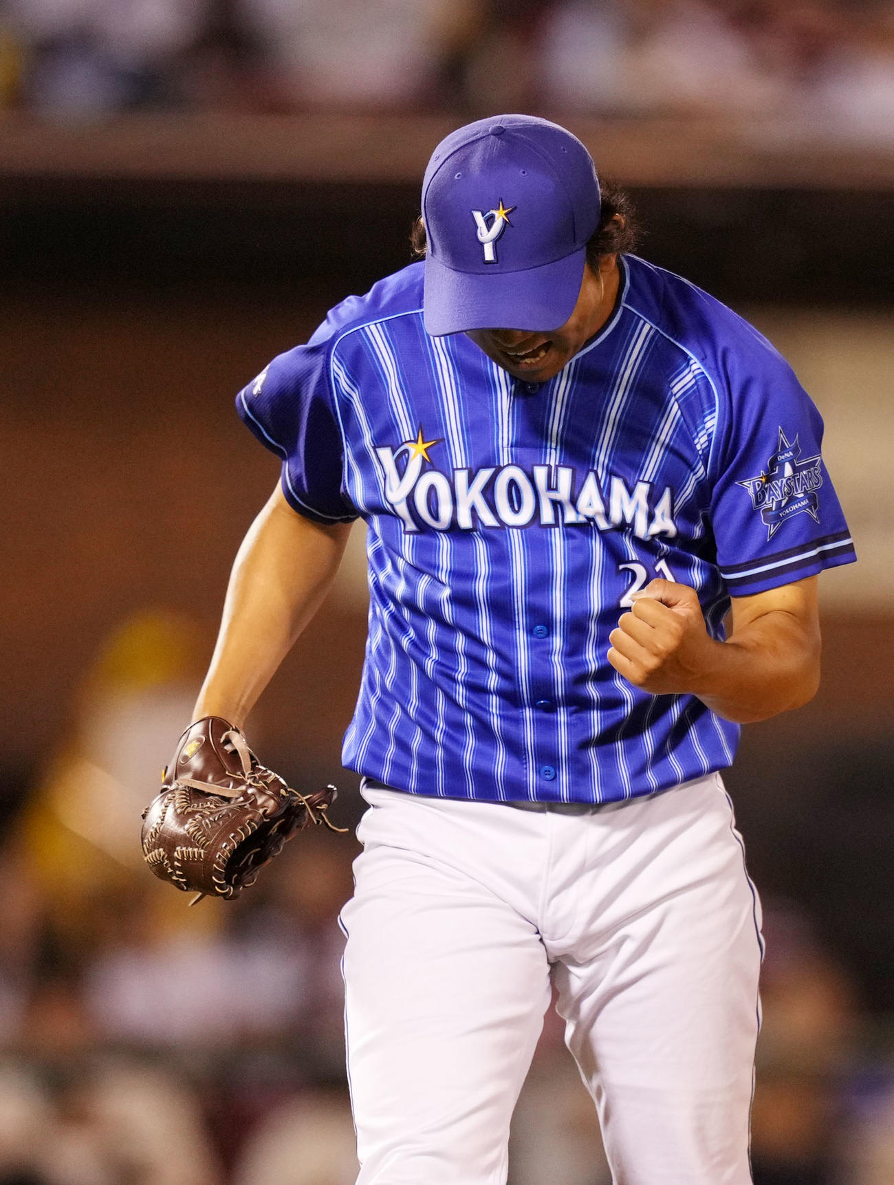 楽天対DeNA 4回裏を無失点に抑えガッツポーズするDeNA今永（撮影・横山健太）