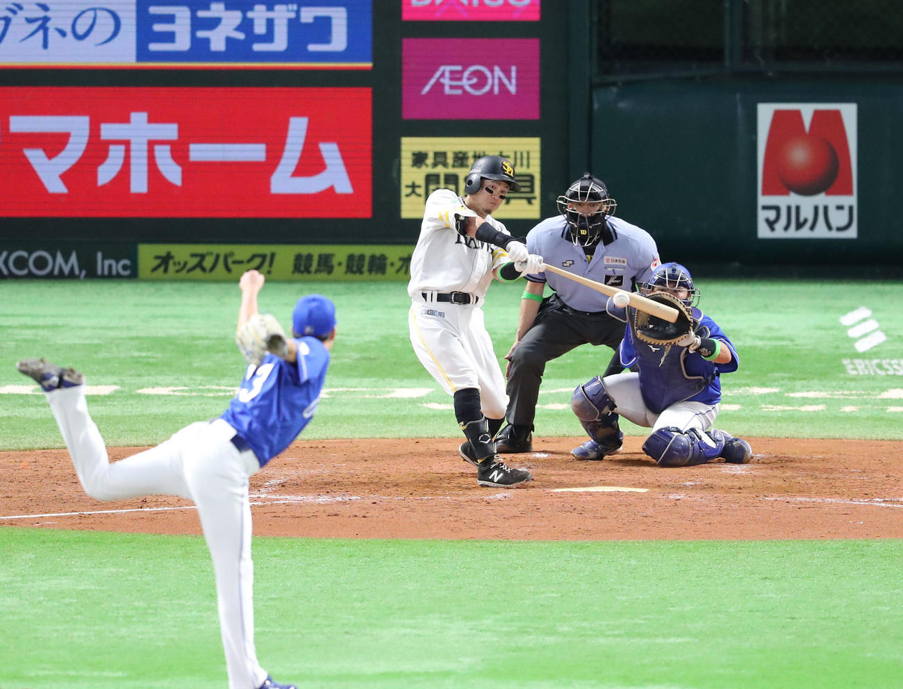 ソフトバンク対中日　4回裏ソフトバンク1死一、二塁、牧原大は右前に適時打を放つ（撮影・梅根麻紀）