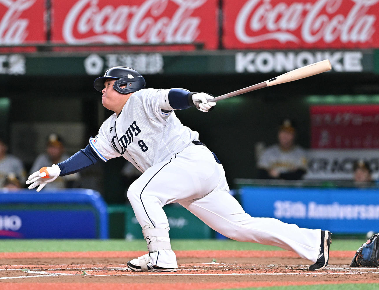 西武対阪神　1回裏西武2死三塁、渡部は先制右前適時打を放つ（撮影・滝沢徹郎）
