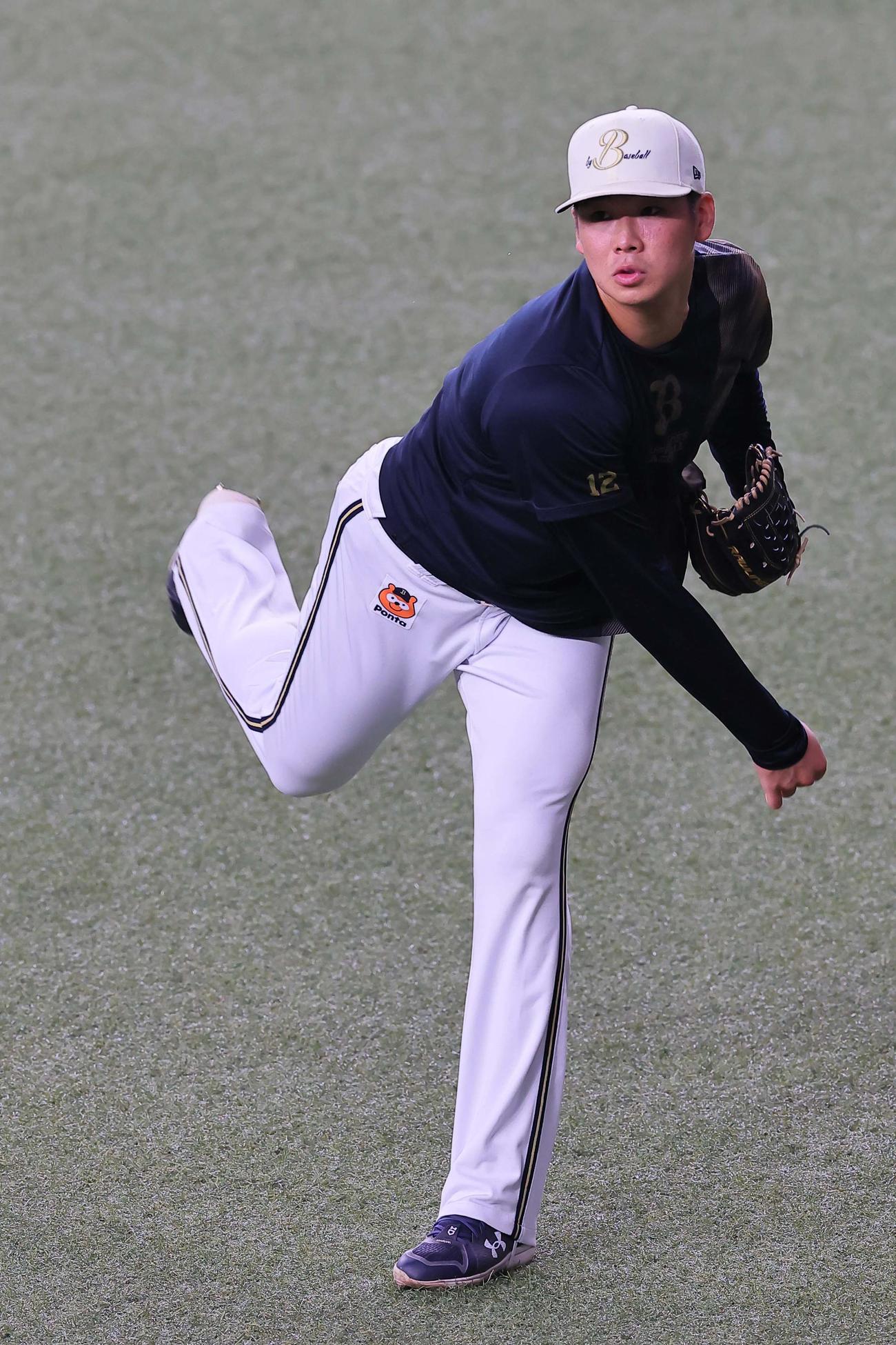 オリックス対広島　キャッチボールをして汗を流す山下（撮影・上田博志）