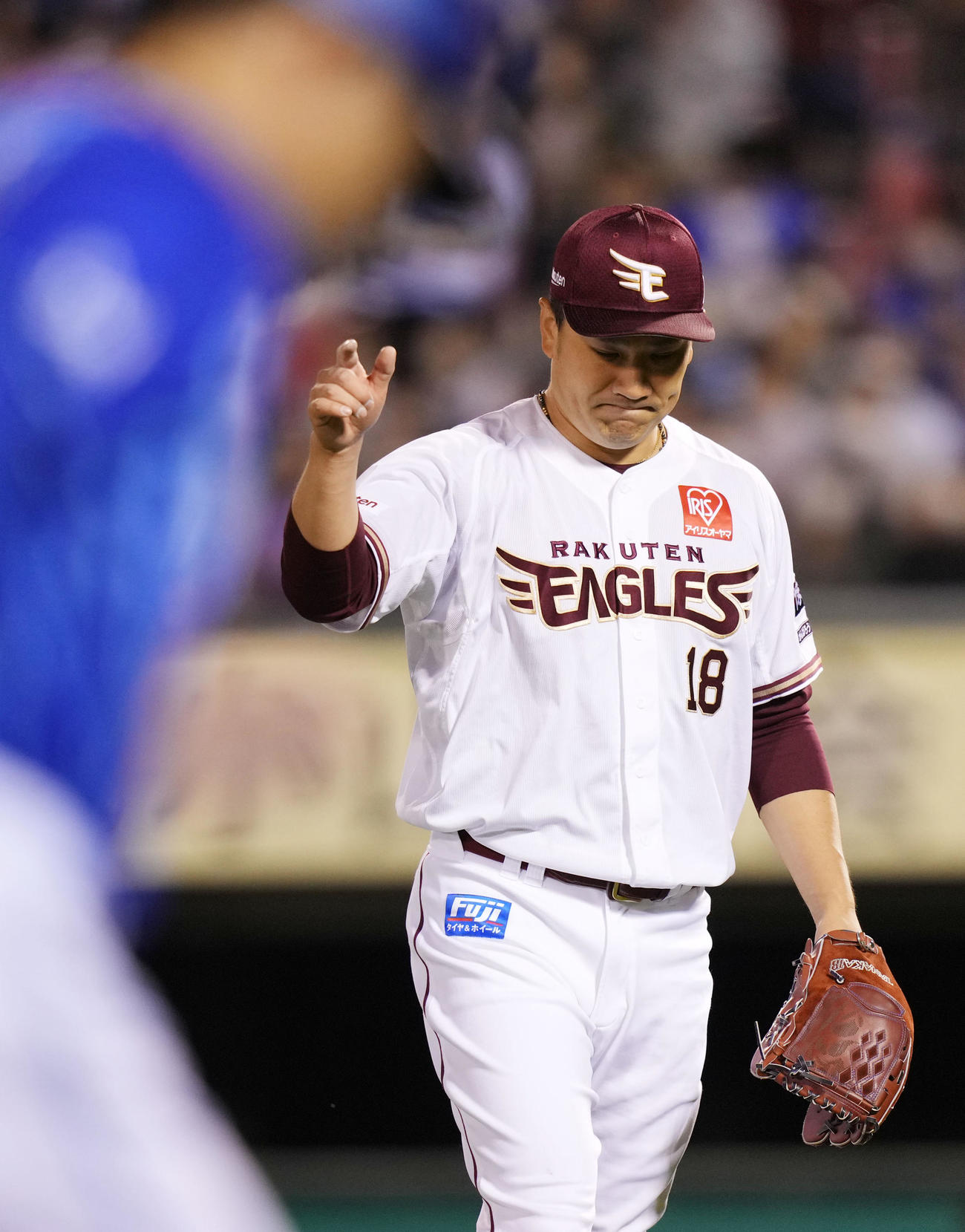 楽天対DeNA 7回表を無失点に抑えベンチへ引き揚げる楽天田中将（撮影・横山健太）
