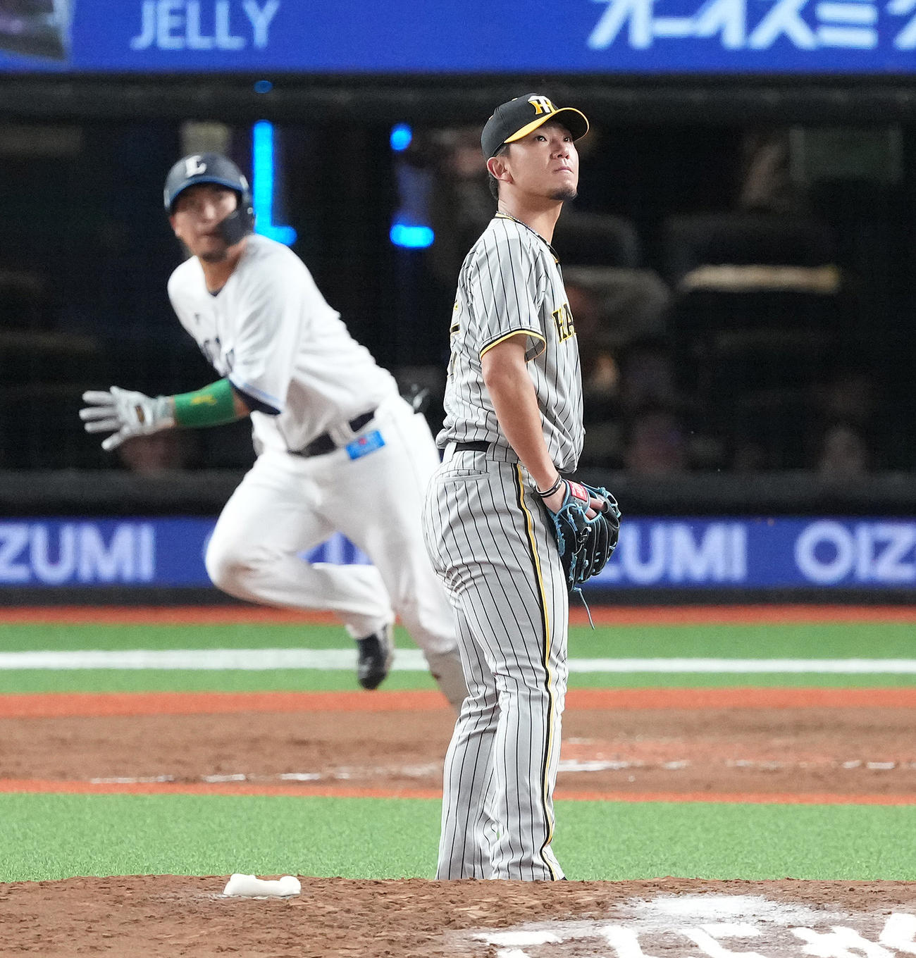 西武対阪神　2回裏西武1死一、三塁、柘植に左2点適時二塁打を浴びる伊藤将（撮影・鈴木みどり）