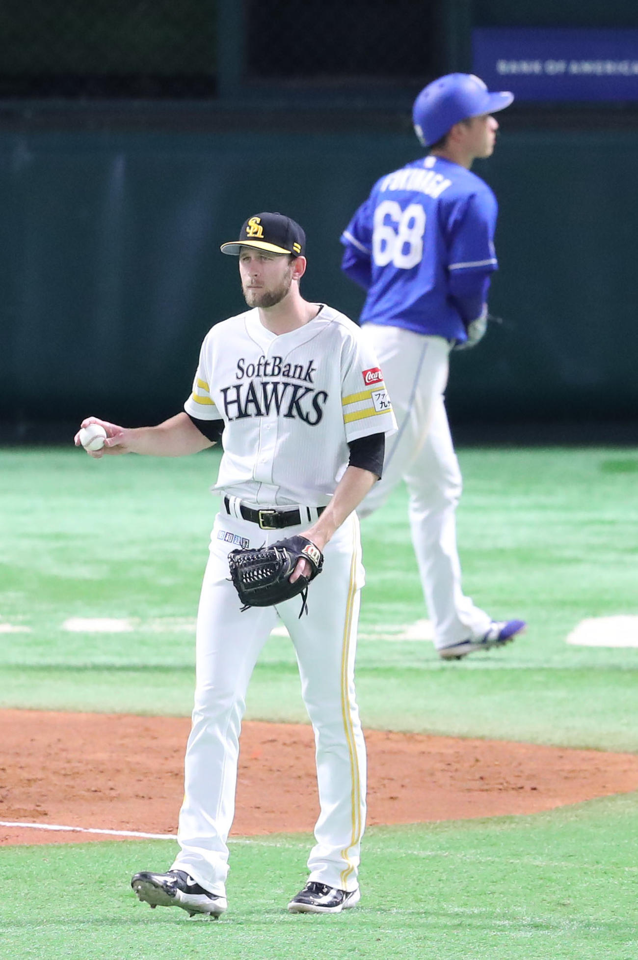 ソフトバンク対中日　5回表中日1死満塁、細川に逆転となる2点適時二塁打を浴びたガンケル（撮影・梅根麻紀）