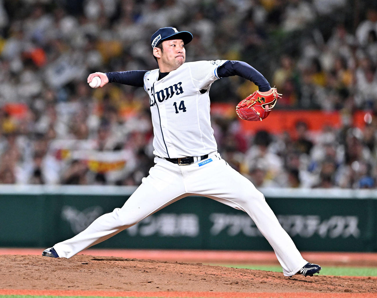 西武対阪神　西武5番手で試合を締めた増田（撮影・滝沢徹郎）
