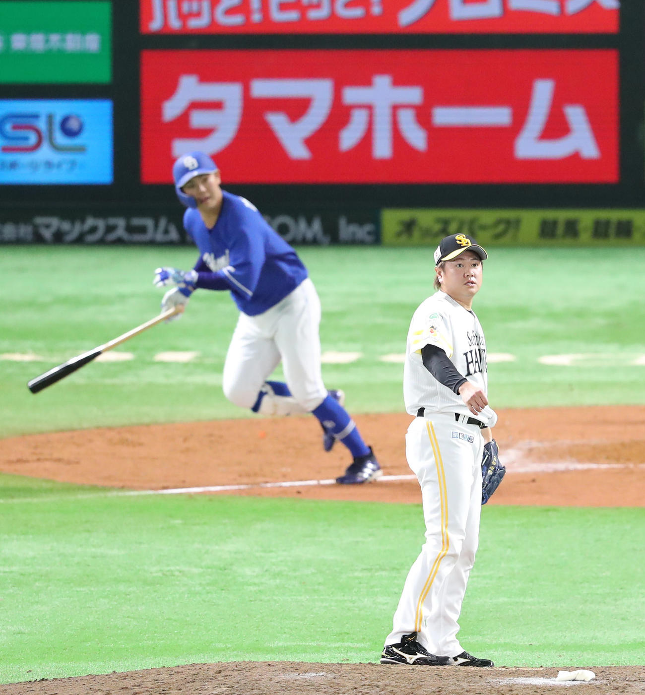 ソフトバンク対中日　8回表中日2死一塁、高橋に中越え適時二塁打を浴びた津森（撮影・梅根麻紀）