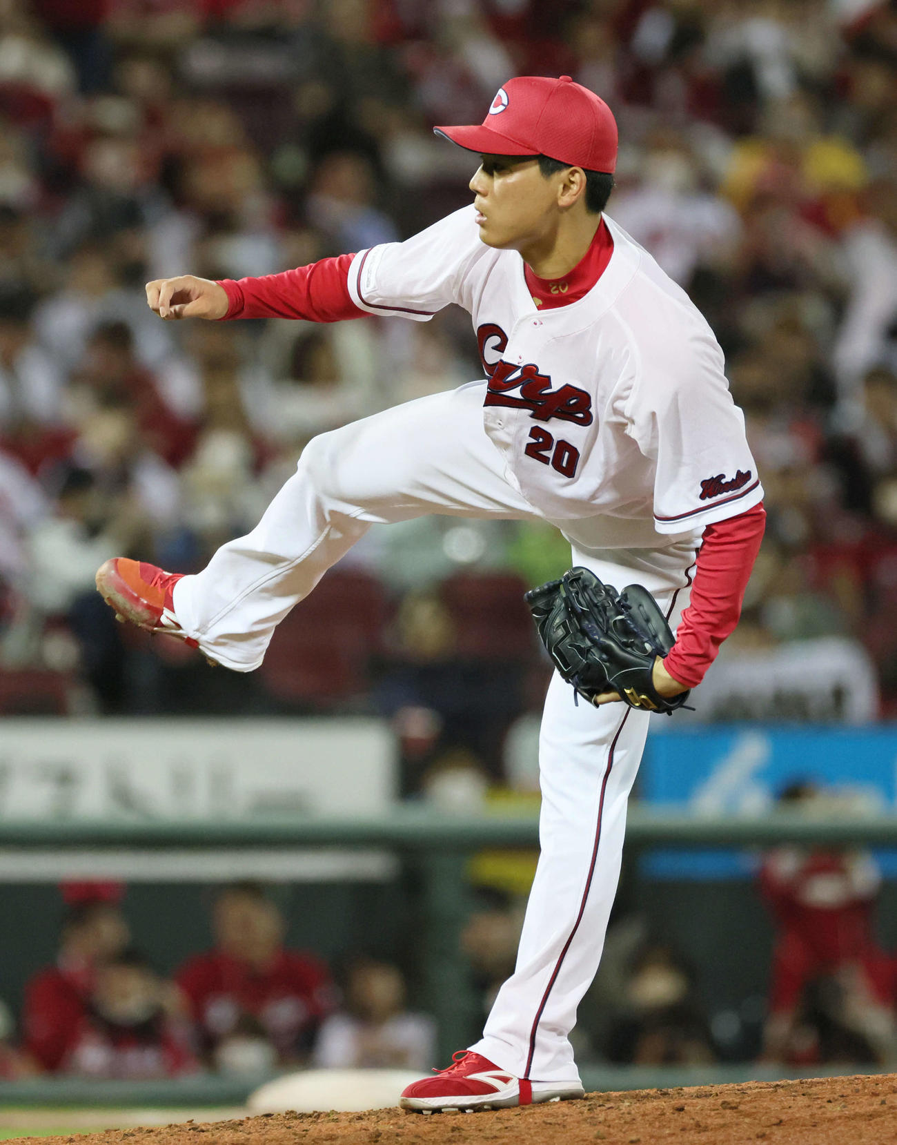 広島対ソフトバンク　7回表ソフトバンク、広島2番手の栗林（撮影・加藤孝規）