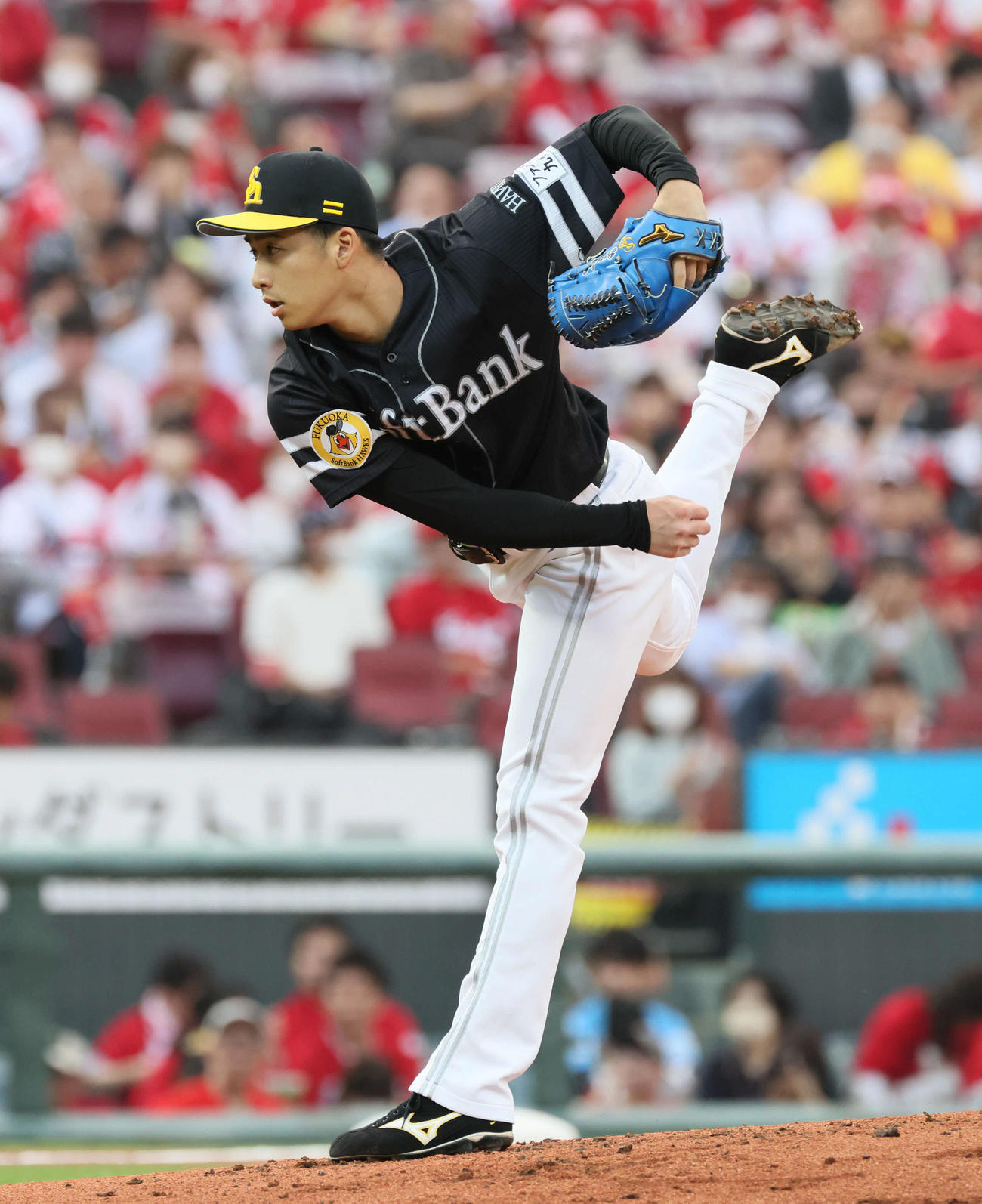 広島対ソフトバンク　2回裏、和田の負傷で緊急登板したソフトバンク板東（撮影・加藤孝規）