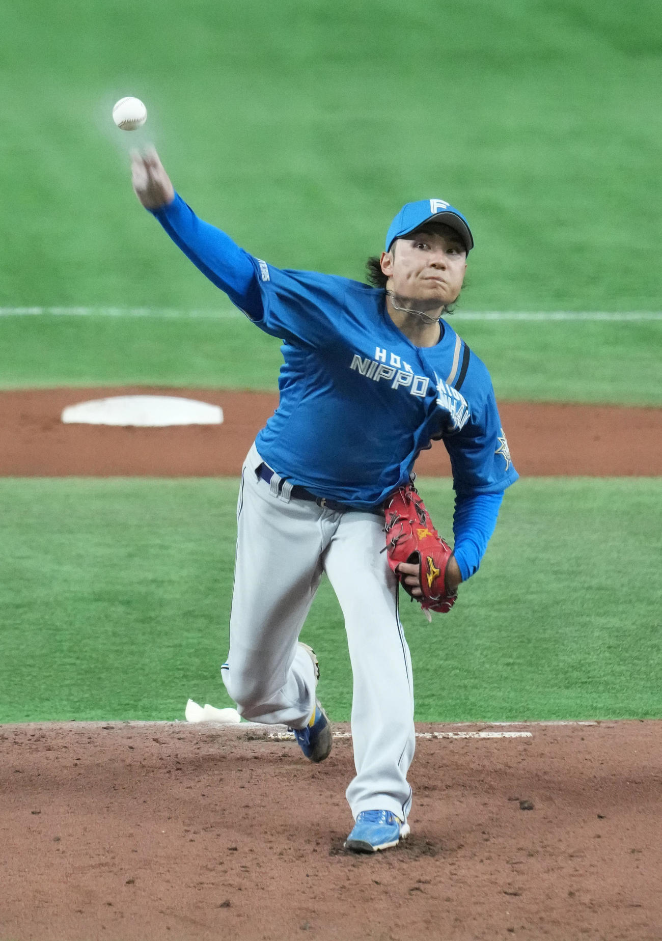 巨人対日本ハム　日本ハム先発の伊藤（撮影・小沢裕）