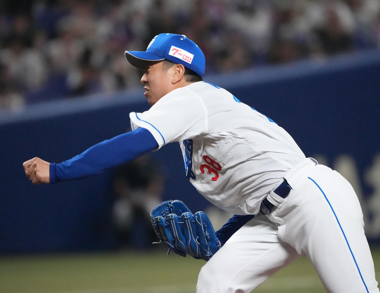 中日対オリックス　3回表、力投する中日先発の松葉（撮影・森本幸一）