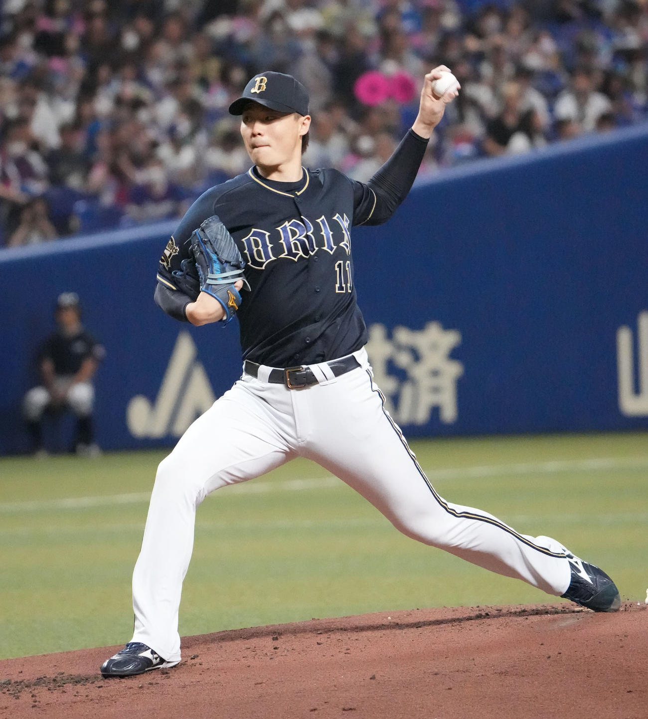 中日対オリックス　3勝目を挙げたオリックス山崎福（撮影・森本幸一）