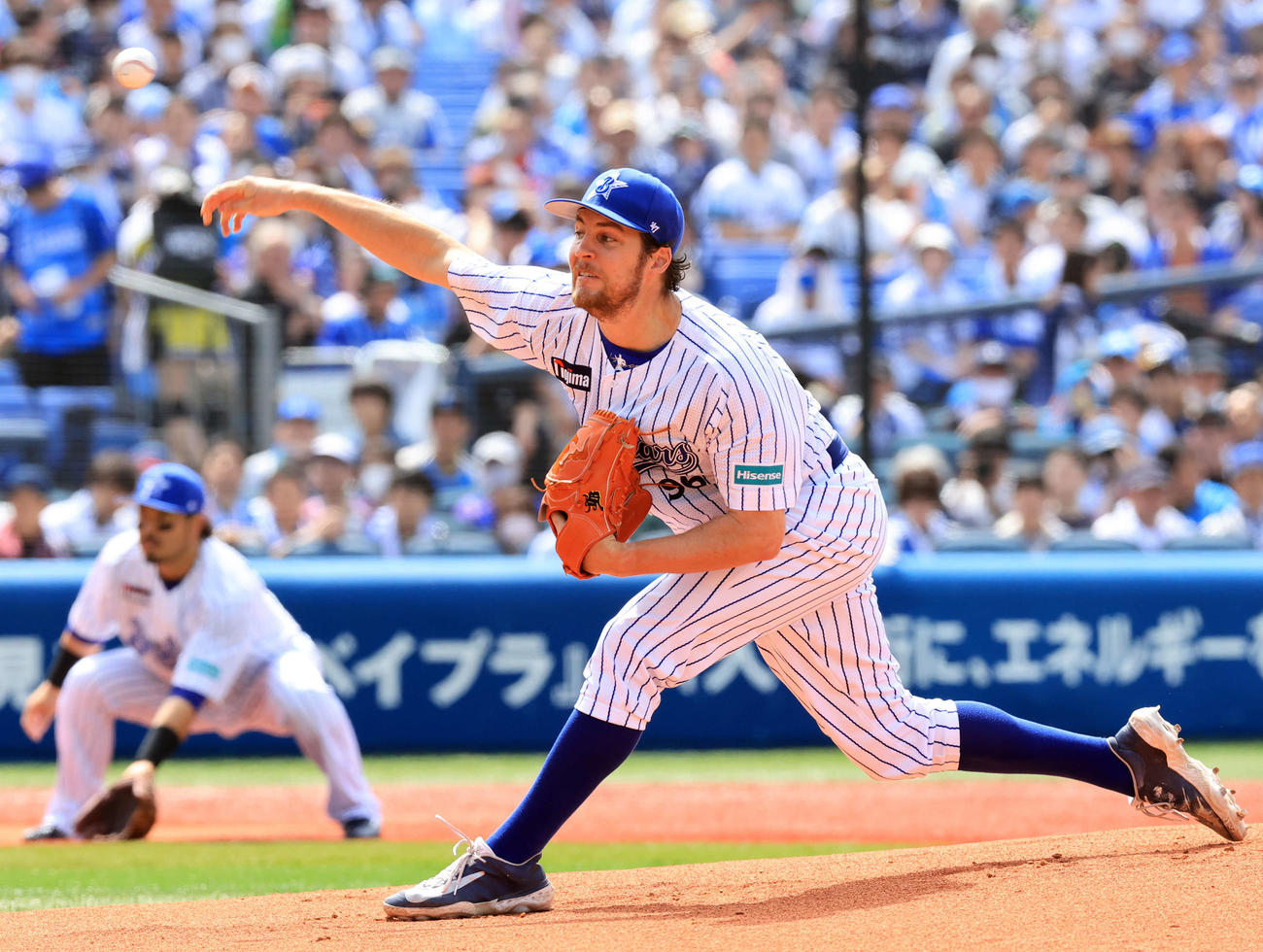 DeNA対西武　力投するDeNA先発のバウアー（撮影・浅見桂子）