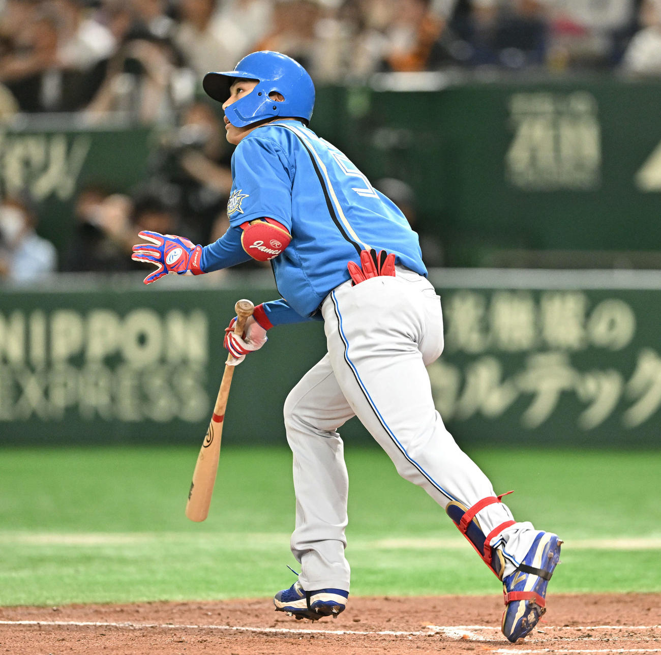巨人対日本ハム　3回表日本ハム2死一、二塁、野村は左越え3点本塁打を放つ（撮影・滝沢徹郎）
