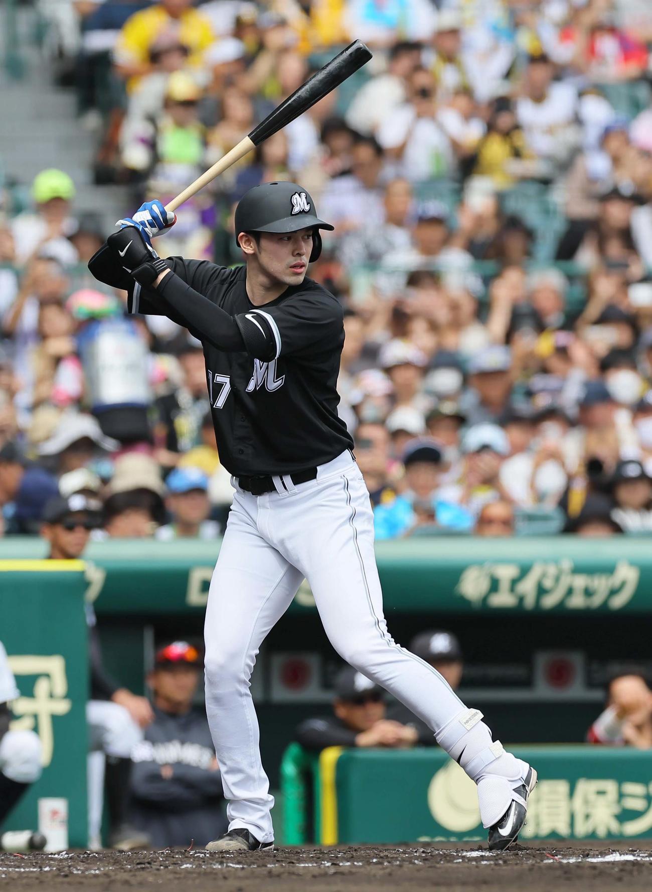 阪神対ロッテ　3回表ロッテ1死、打席に立つ佐々木朗（撮影・上田博志）