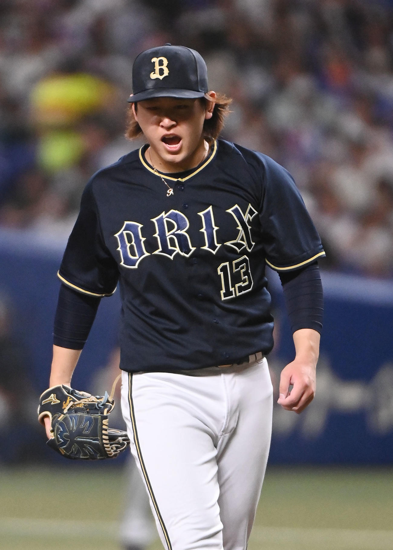 中日対オリックス　7回裏中日2死、高橋周平を三振に仕留めほえる宮城（撮影・森本幸一）
