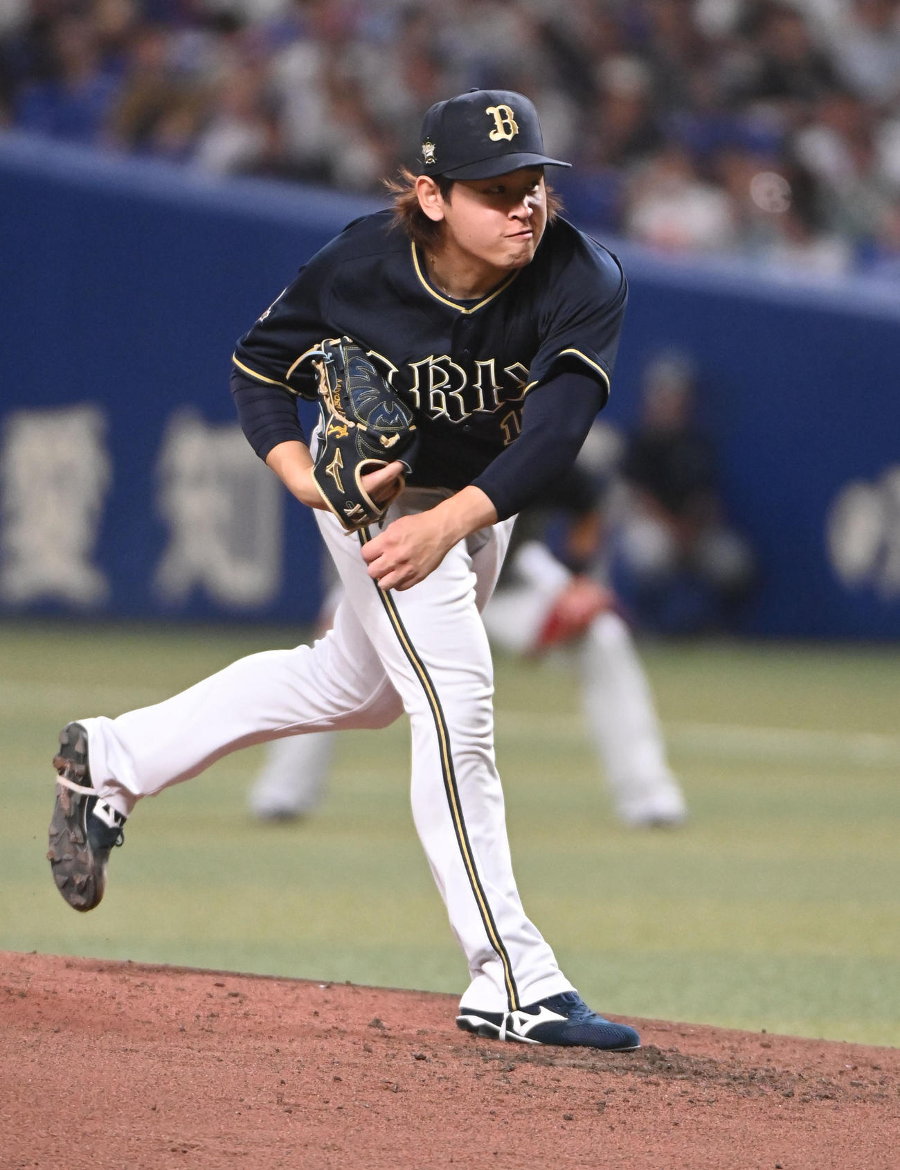中日対オリックス　3回裏、力投するオリックス先発の宮城（撮影・森本幸一）