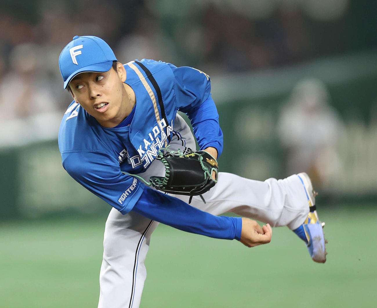 巨人対日本ハム　8回裏に日本ハム2番手で登板した杉浦（撮影・河野匠）