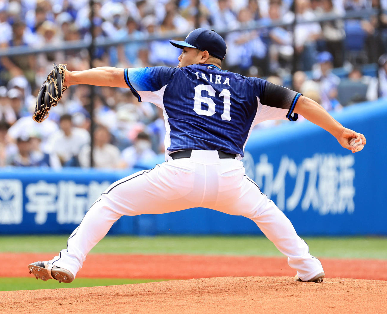 DeNA対西武　力投する西武先発の平良（撮影・浅見桂子）