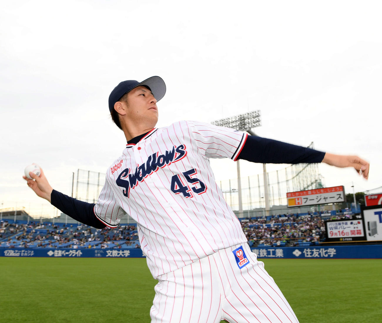 ヤクルト対楽天　今季初勝利を挙げたヤクルト小沢（撮影・たえ見朱実）