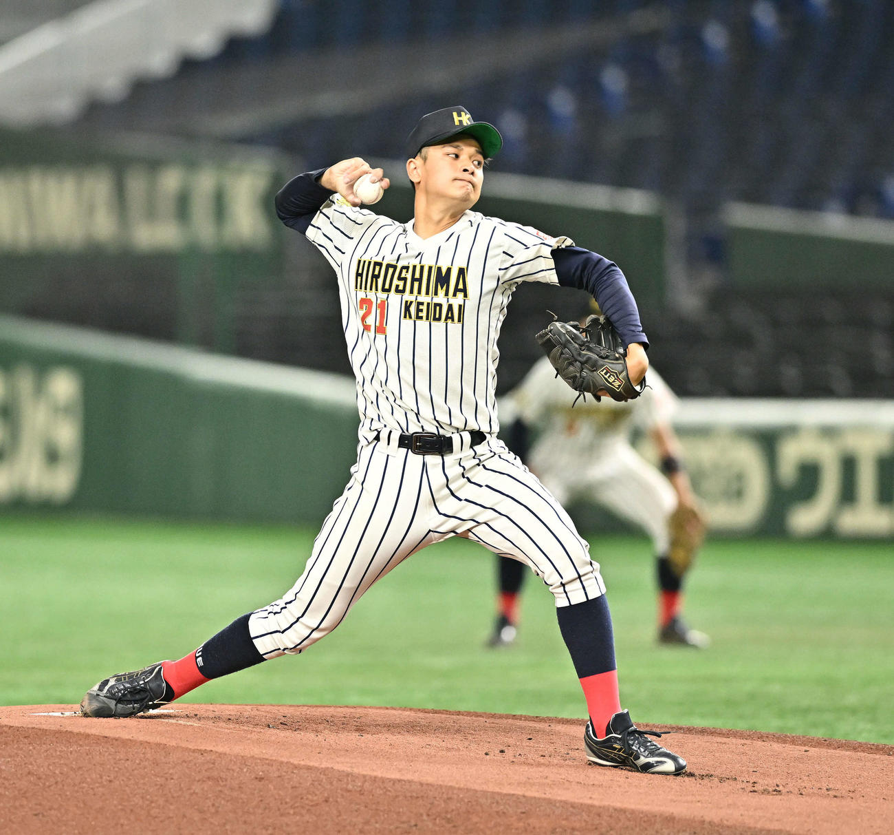 国際武道大対広島経大　広島経大先発の倉本（撮影・滝沢徹郎）