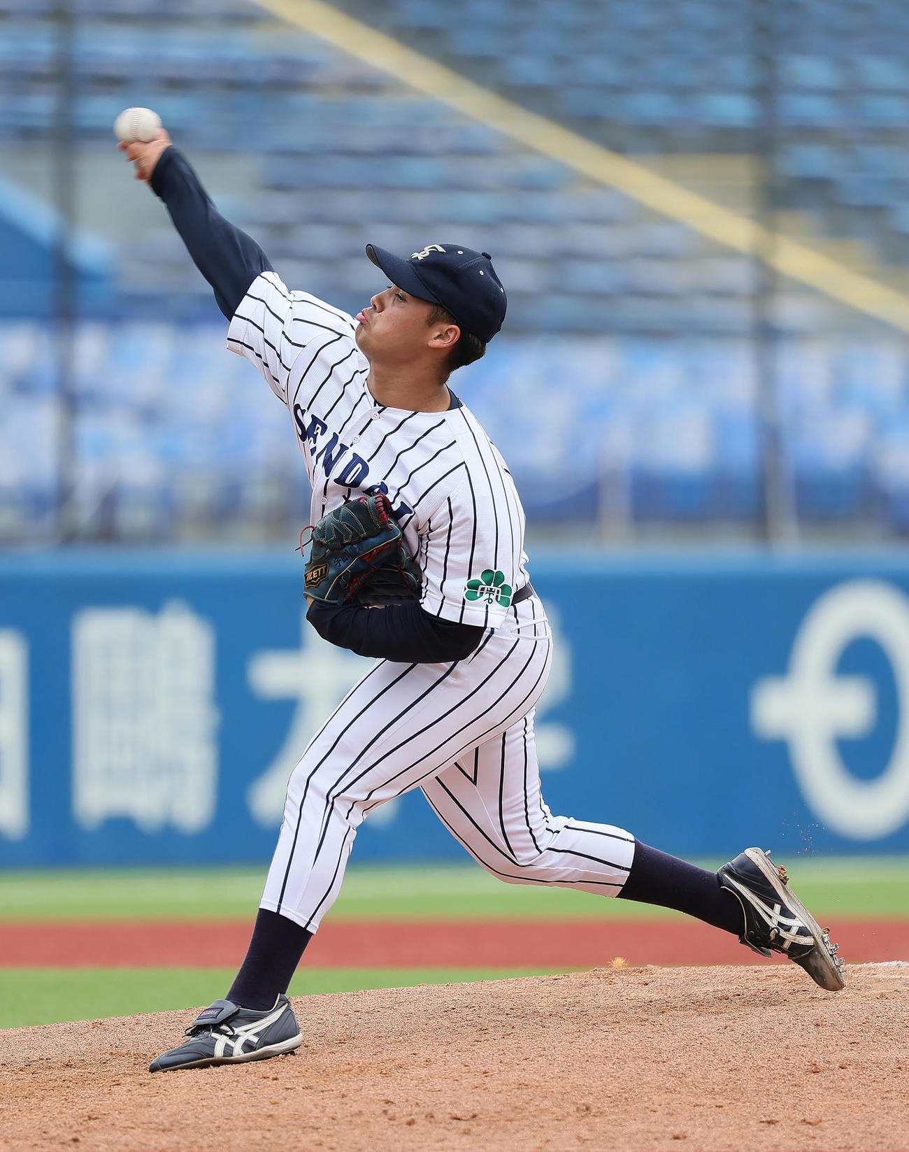 仙台大対桐蔭横浜大　4回裏桐蔭横浜大無死、仙台大3番手のジャクソン（撮影・足立雅史）