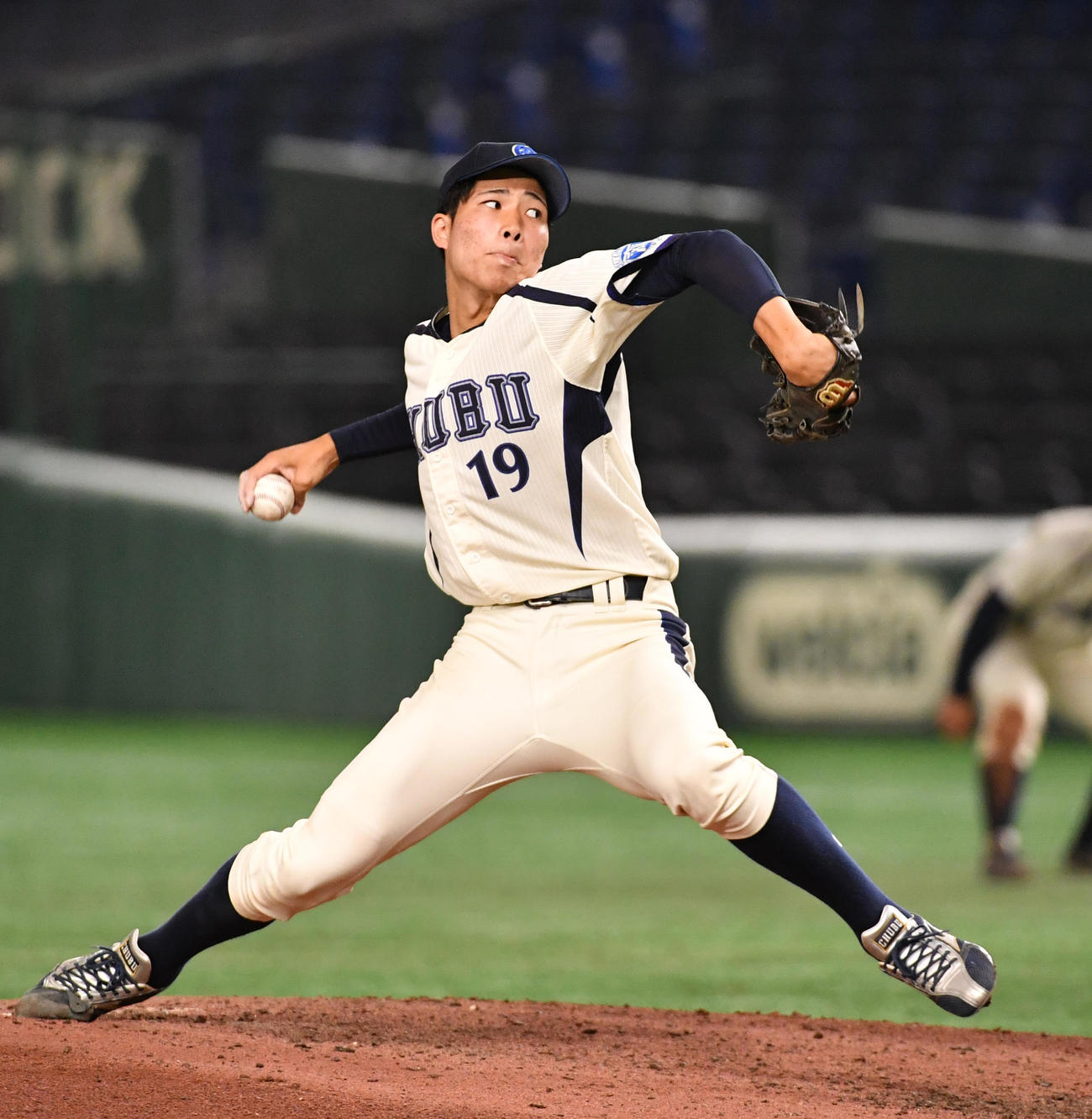 九産大対中部大　6回から登板した中部大・津波（撮影・柴田隆二）
