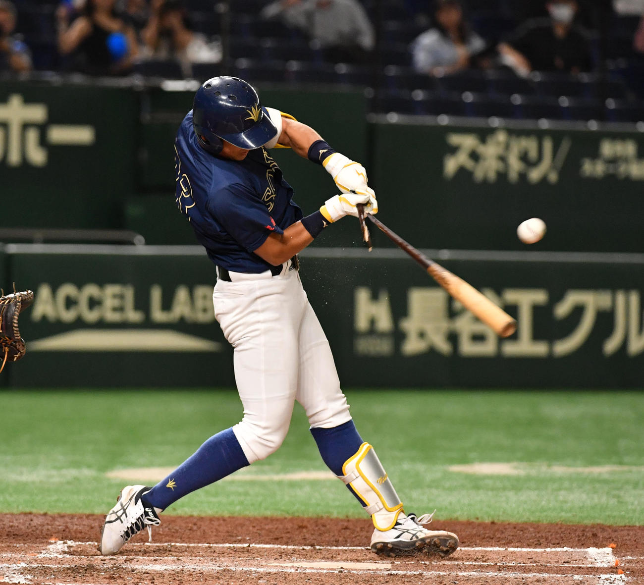 創価大対富士大　3回表創価大2死一、二塁、立石は右前に適時打を放つ（撮影・柴田隆二）