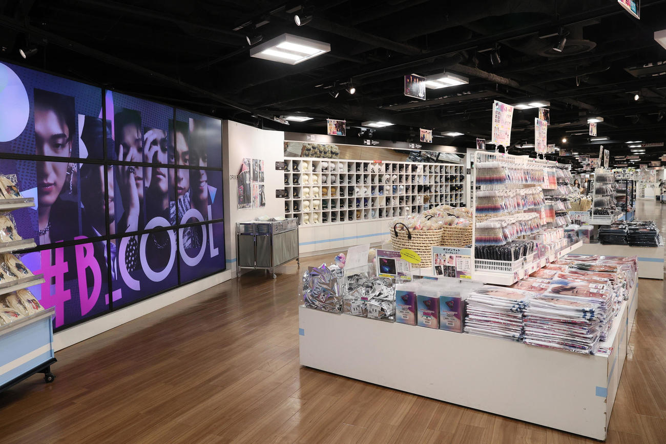Bs SHOPに並ぶオリ姫デーのイベントグッズ（撮影・上山淳一）