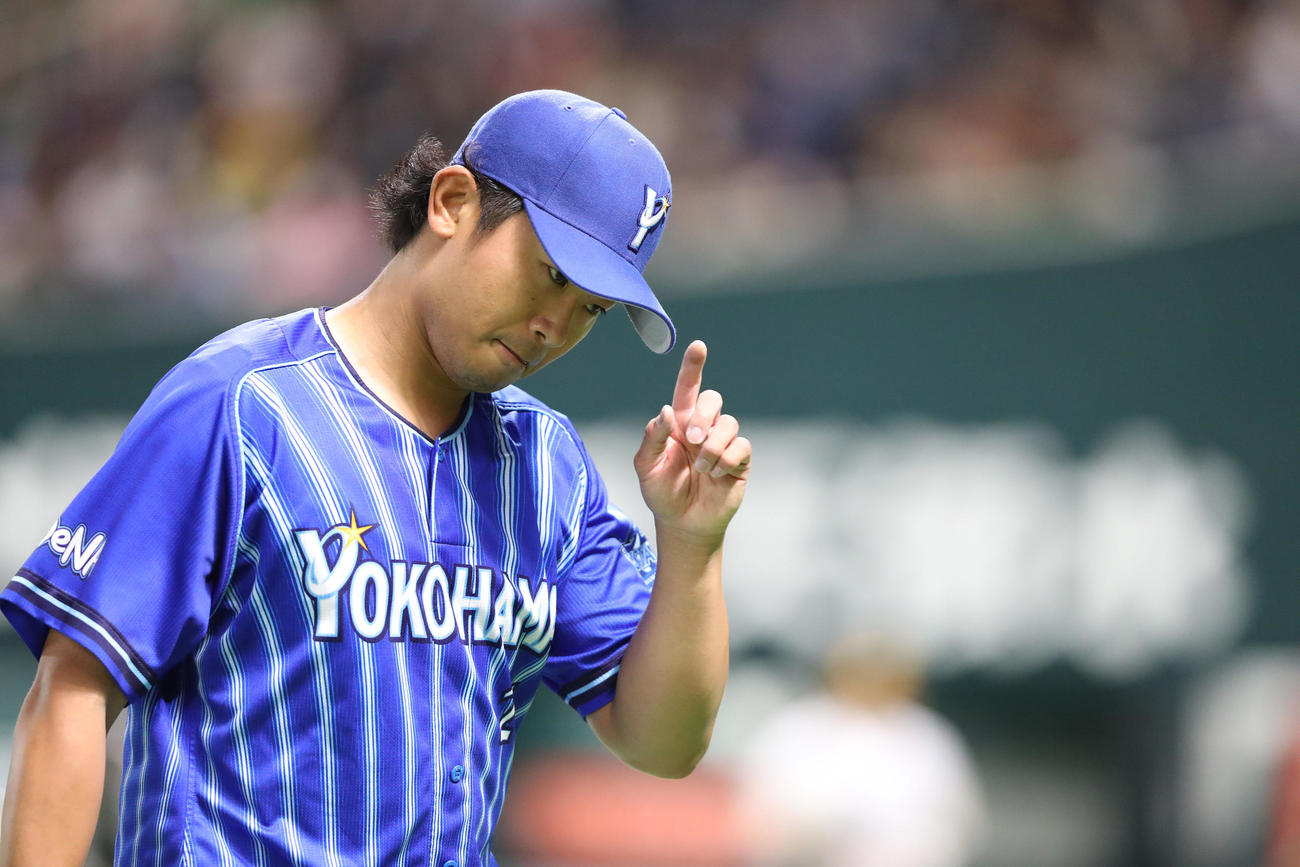 ソフトバンク対DeNA 2回を投げ終えた今永（撮影・梅根麻紀）