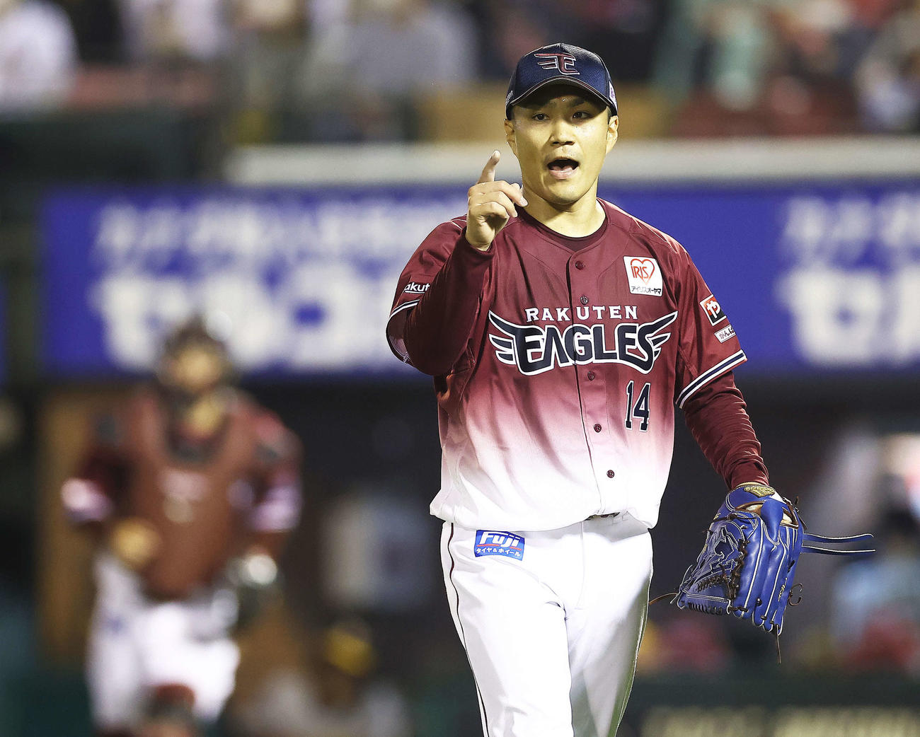 楽天対阪神　6回表阪神2死、島田を二ゴロに仕留める則本（撮影・河田真司）
