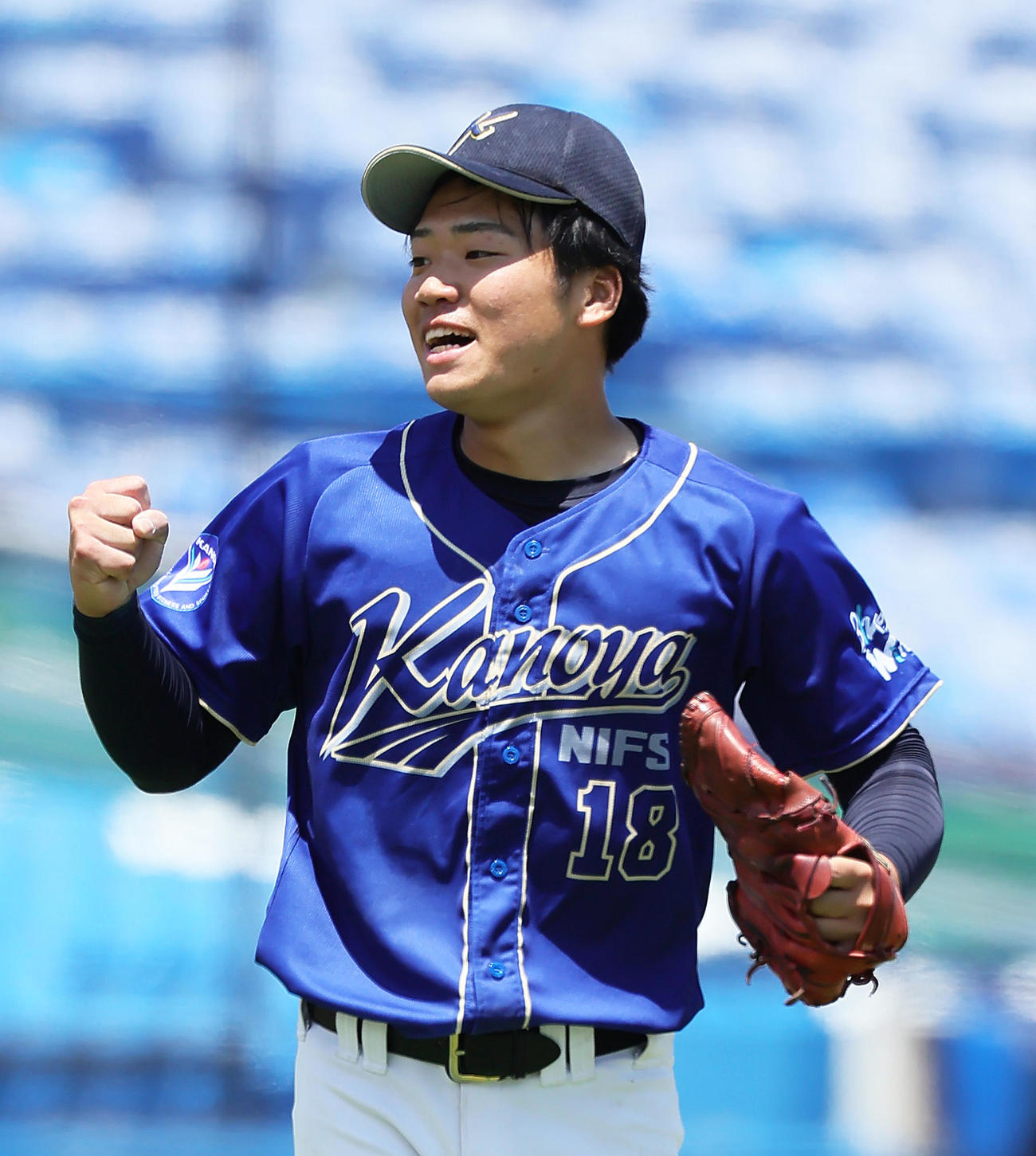 近大対鹿屋体大　9回1失点で勝利を挙げガッツポーズする鹿屋体大・森田（撮影・足立雅史）
