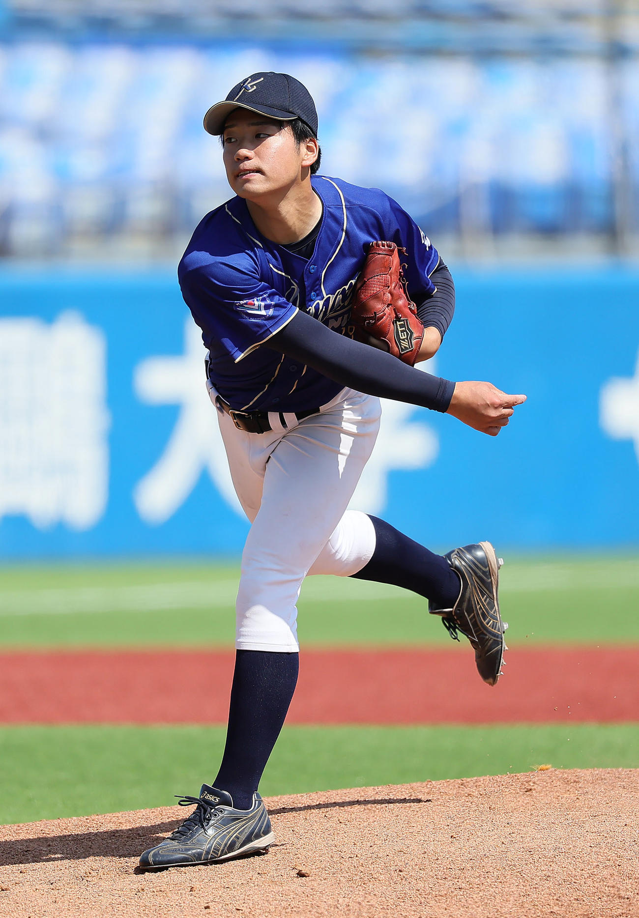 近大対鹿屋体大　鹿屋体大先発の森田（撮影・足立雅史）