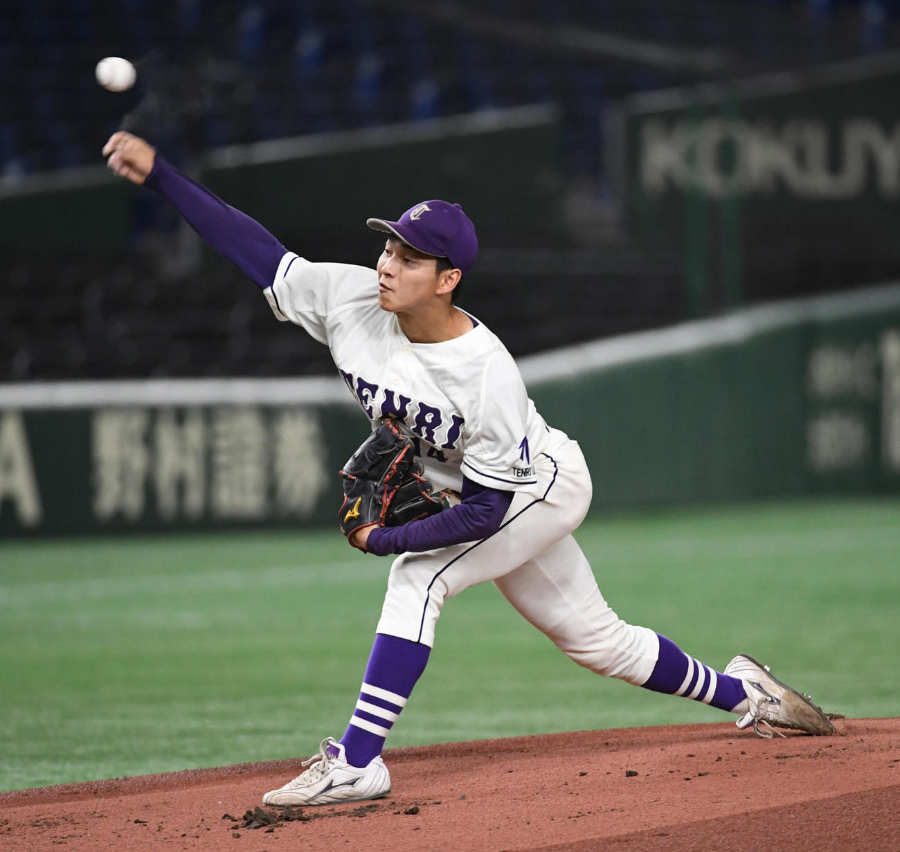 天理大対中部学院大　先発した天理大・藤居（撮影・柴田隆二）