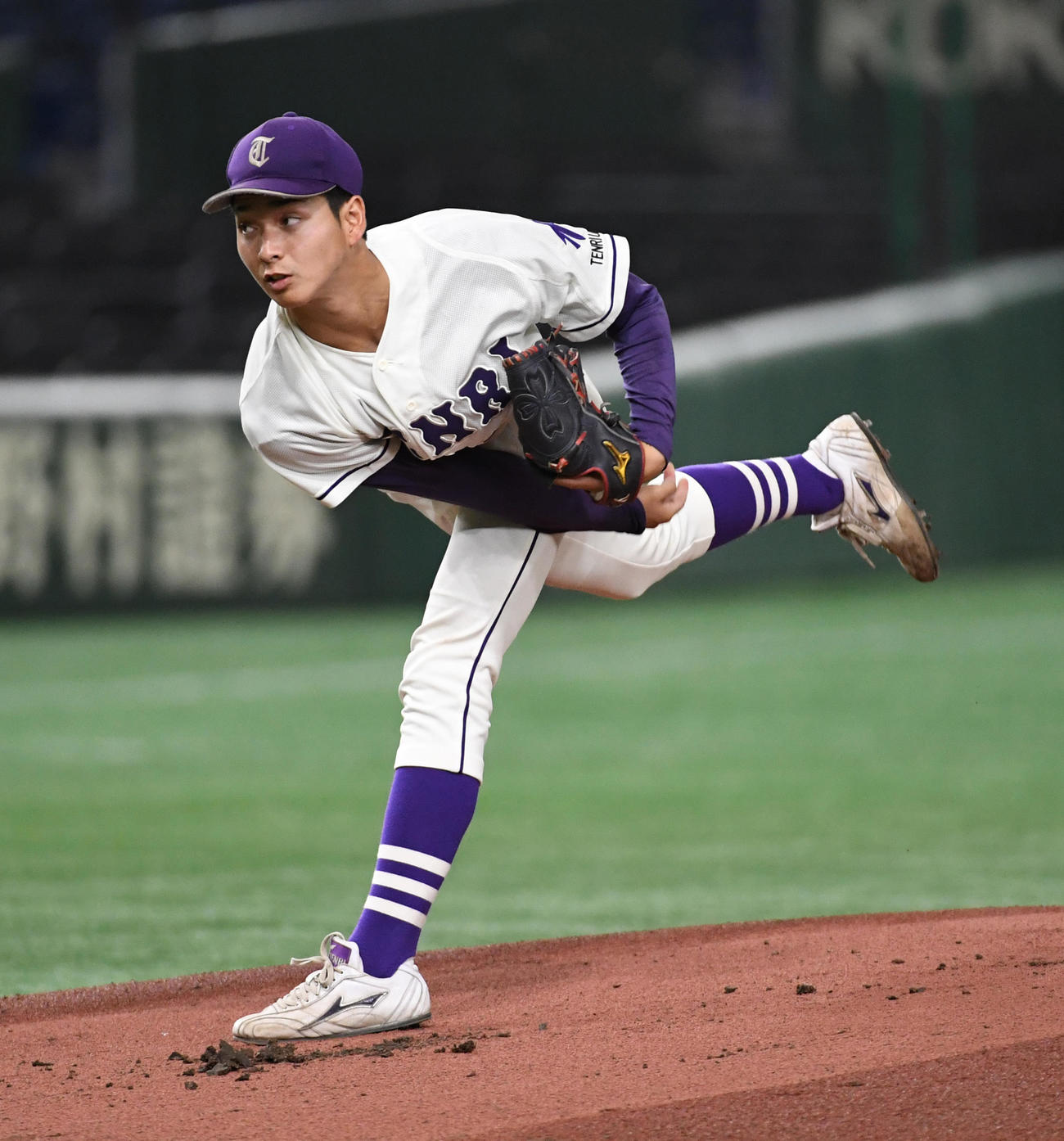 天理大対中部学院大　先発した天理大・藤居（撮影・柴田隆二）