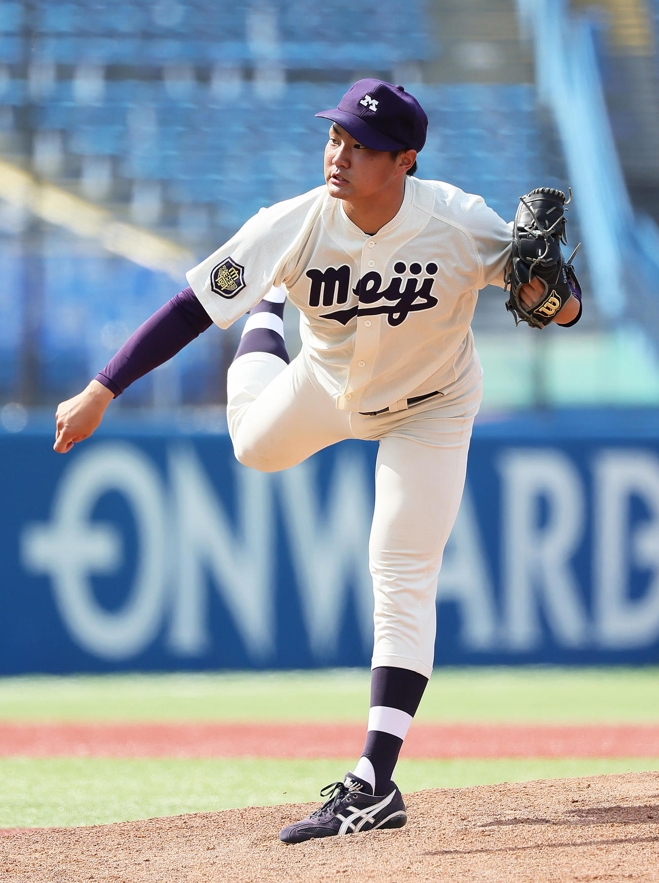 日体大対明大　明大先発の村田（撮影・足立雅史）