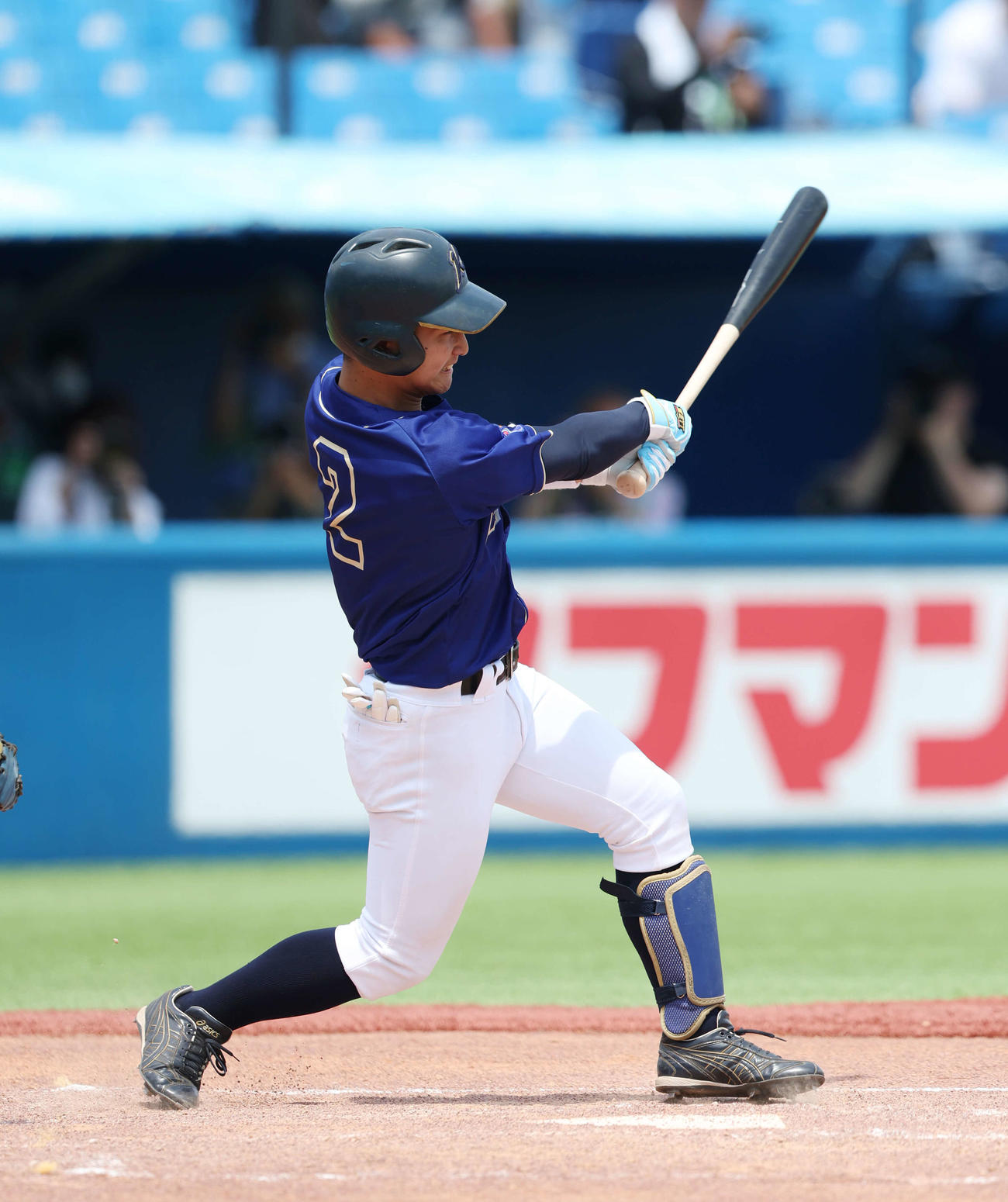鹿屋体大対白鴎大　7回表鹿屋体大2死二塁、左適時二塁打を放つ川瀬（撮影・宮地輝）