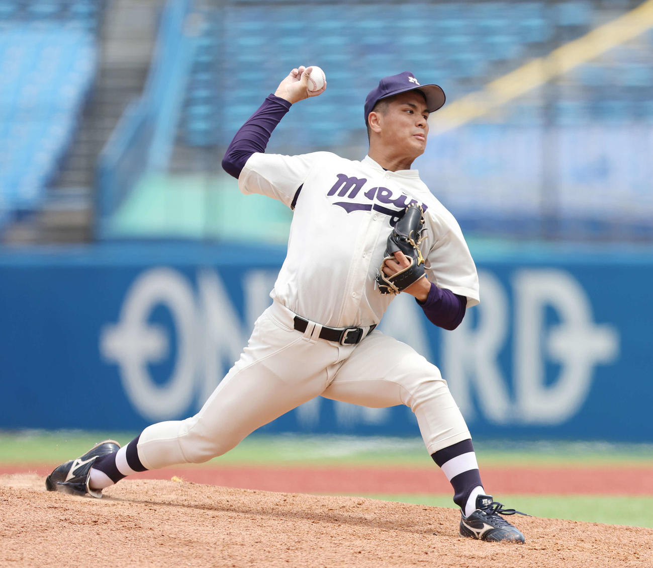 仙台大対明大　力投する明大先発の蒔田（撮影・宮地輝）