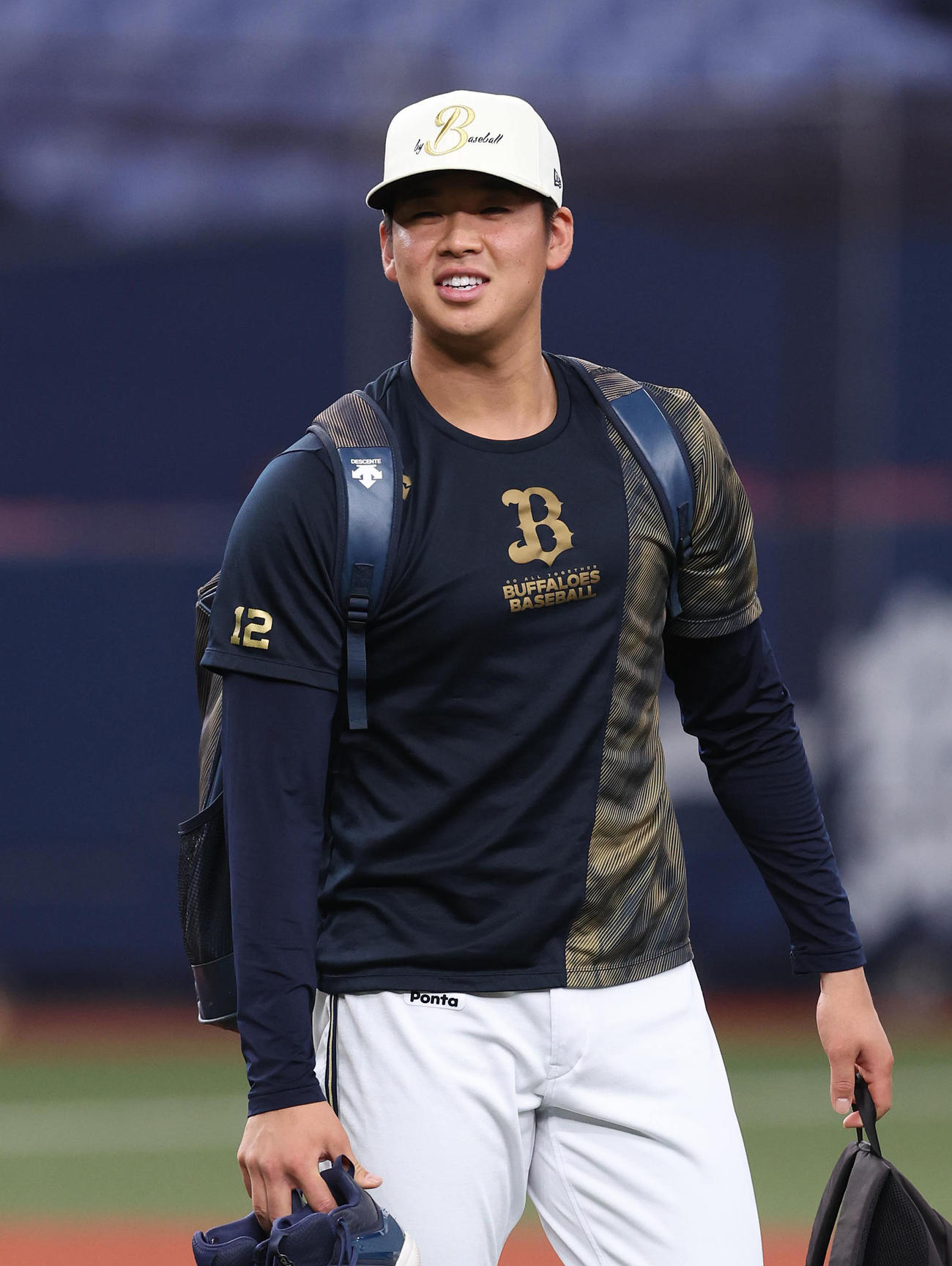 マウンドを後にするオリックス山下（撮影・白石智彦）