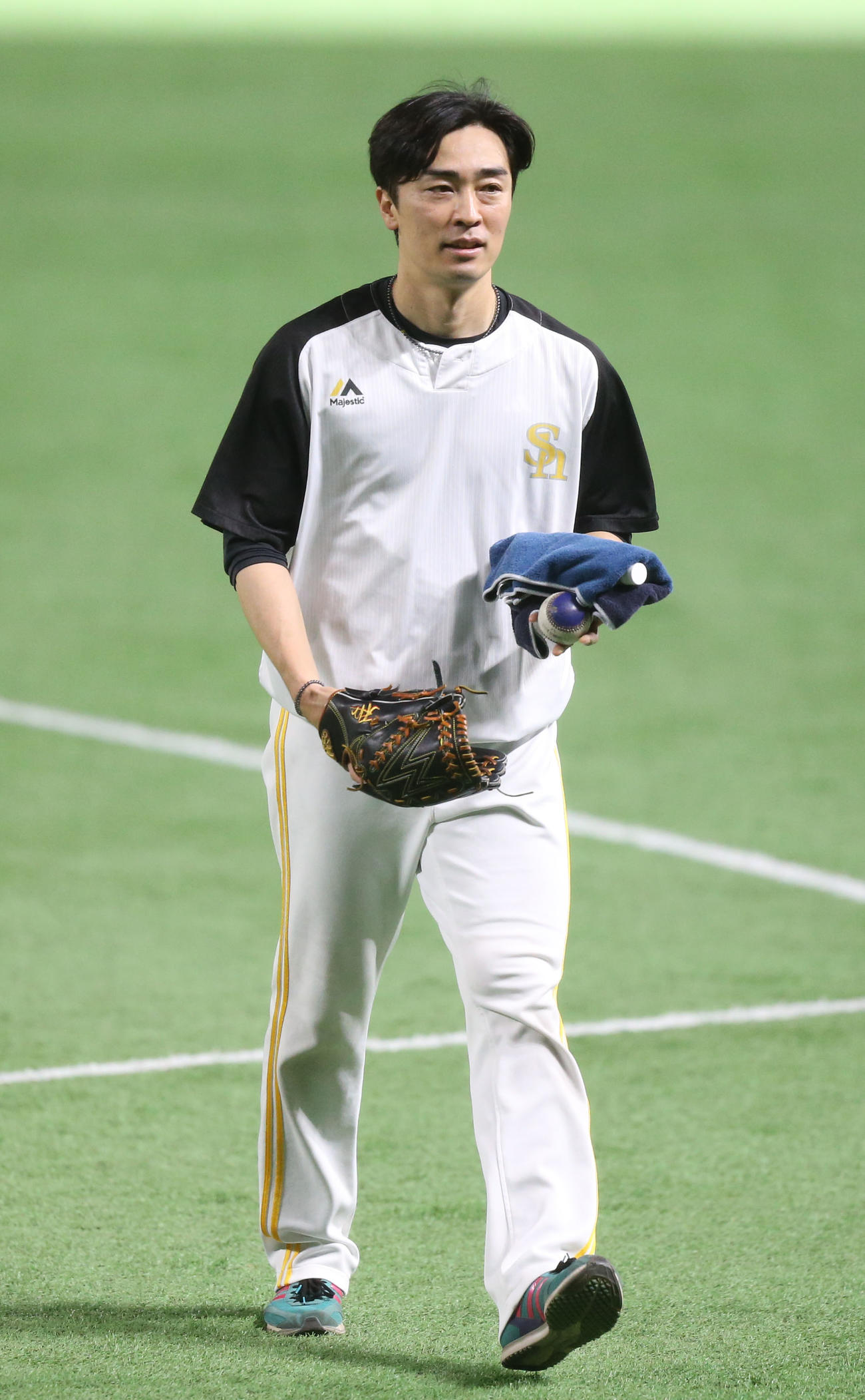 試合前練習を終えて引き揚げる和田（撮影・冨田成美）