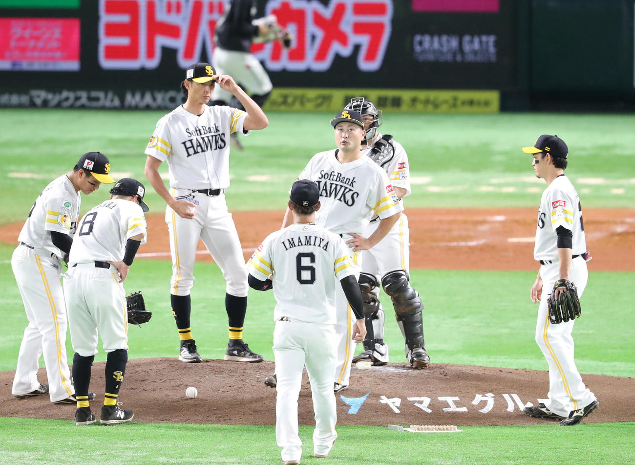 ソフトバンク対DeNA 3回途中で降板する森（撮影・梅根麻紀）