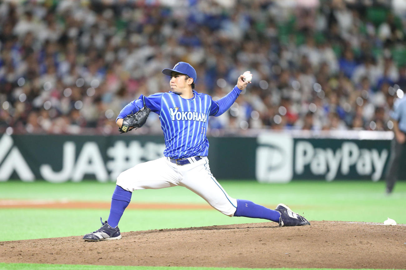 ソフトバンク対DeNA 7回、力投する先発の東（撮影・冨田成美）