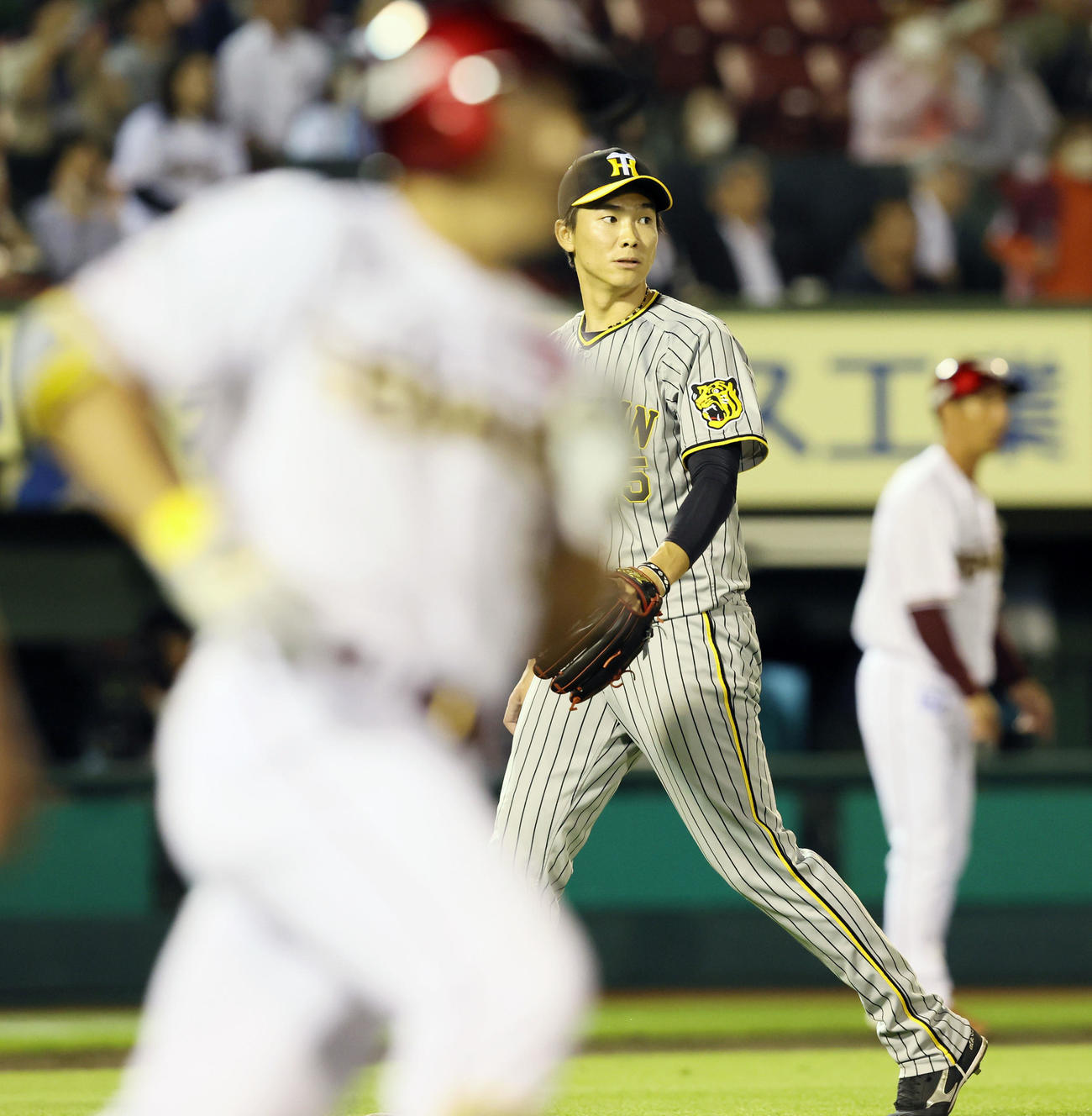 楽天対阪神　9回裏楽天2死一、二塁、湯浅は小深田に右越え3点サヨナラ本塁打を浴びる（撮影・加藤哉）
