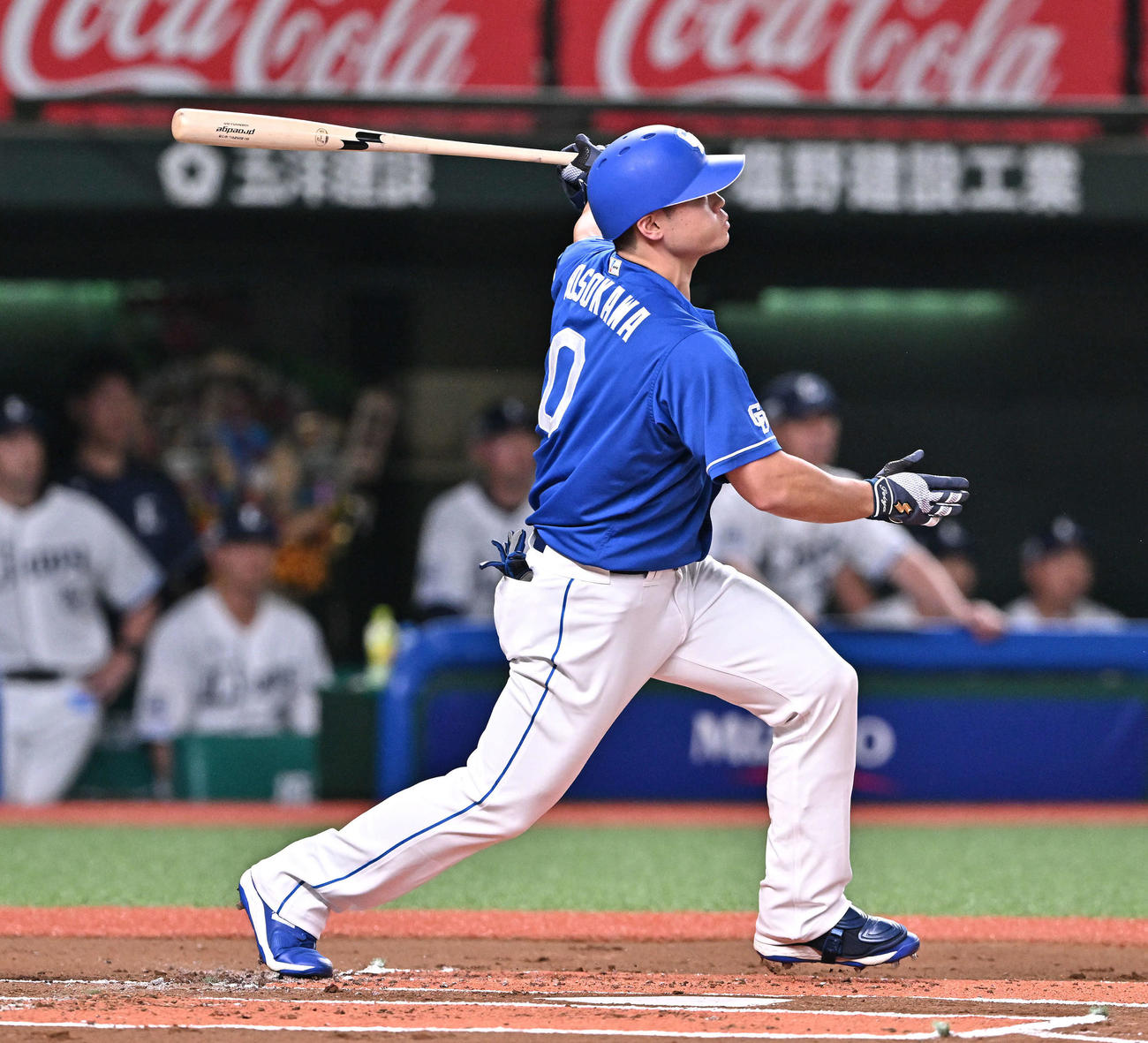 西武対中日　1回表中日1死二、三塁、細川は先制左2点適時二塁打を放つ（撮影・滝沢徹郎）