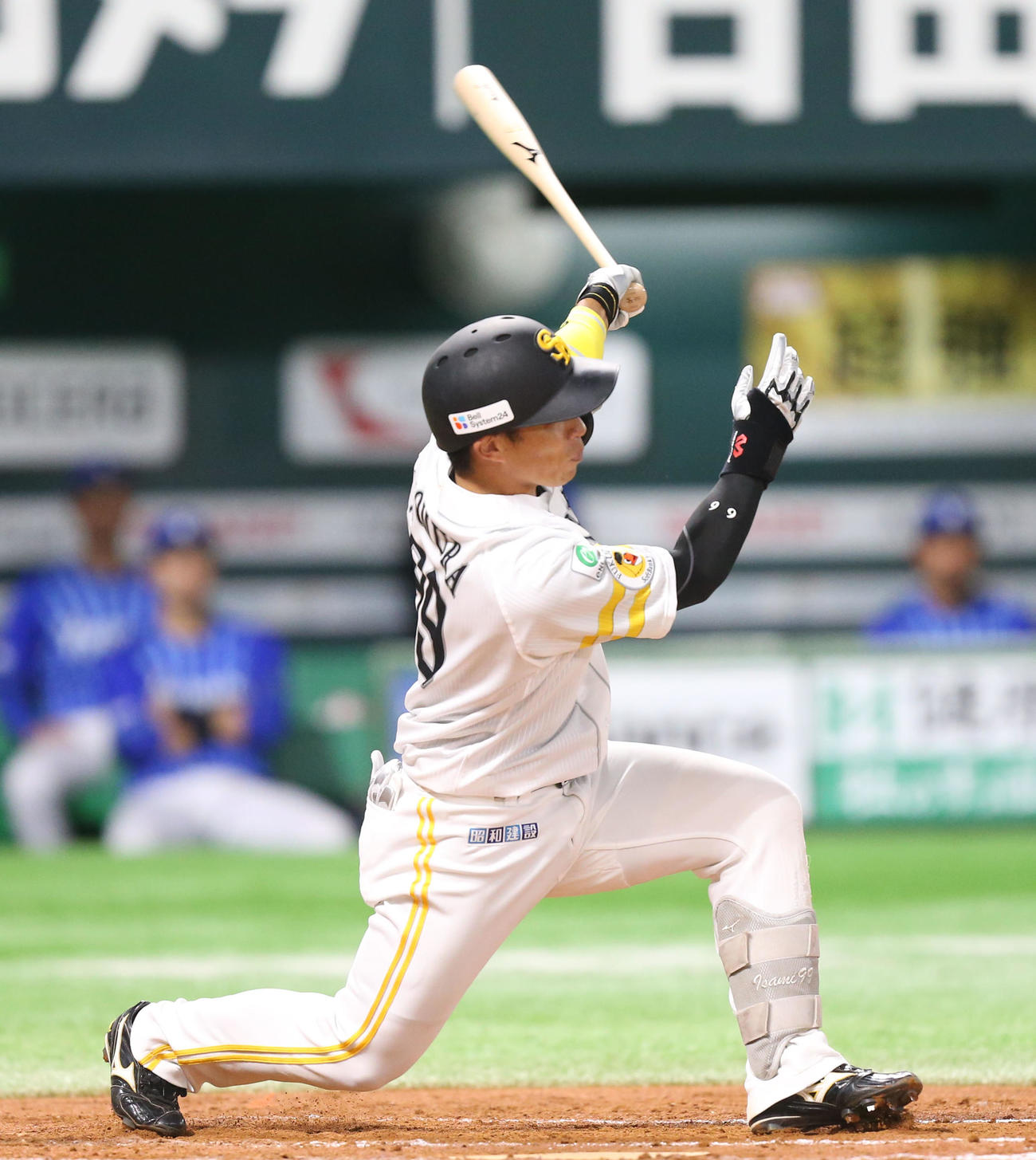 ソフトバンク対DeNA 8回裏ソフトバンク無死、野村勇は左前打を放つ（撮影・冨田成美）