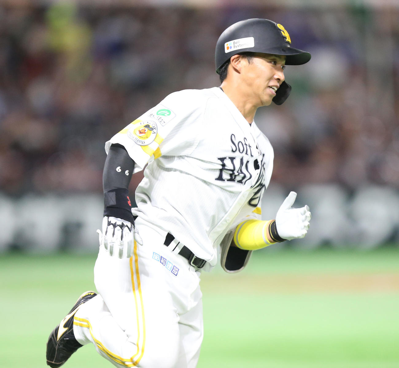 ソフトバンク対DeNA 8回裏ソフトバンク無死、野村勇は左前打を放つ（撮影・冨田成美）