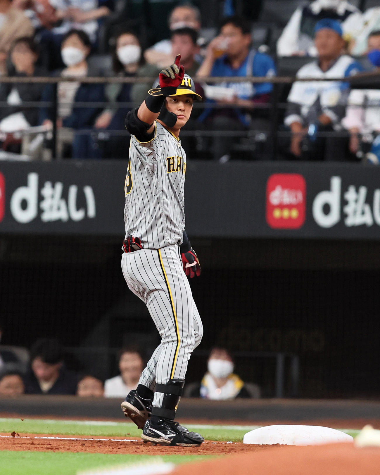 日本ハム対阪神　1回表阪神2死,前川は右前打を放つ（撮影・加藤哉）